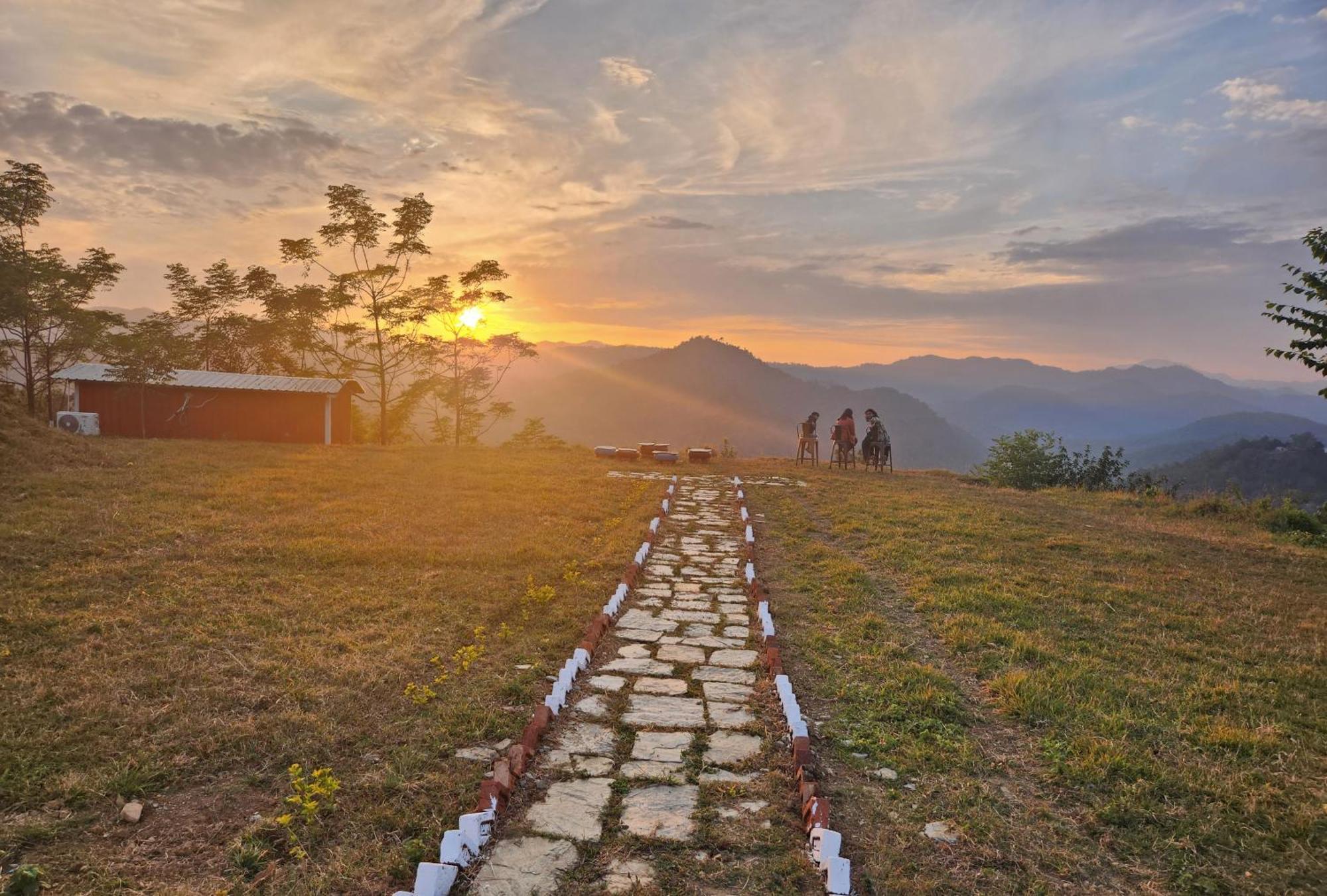 Lahermitage Resort Lansdowne Kültér fotó